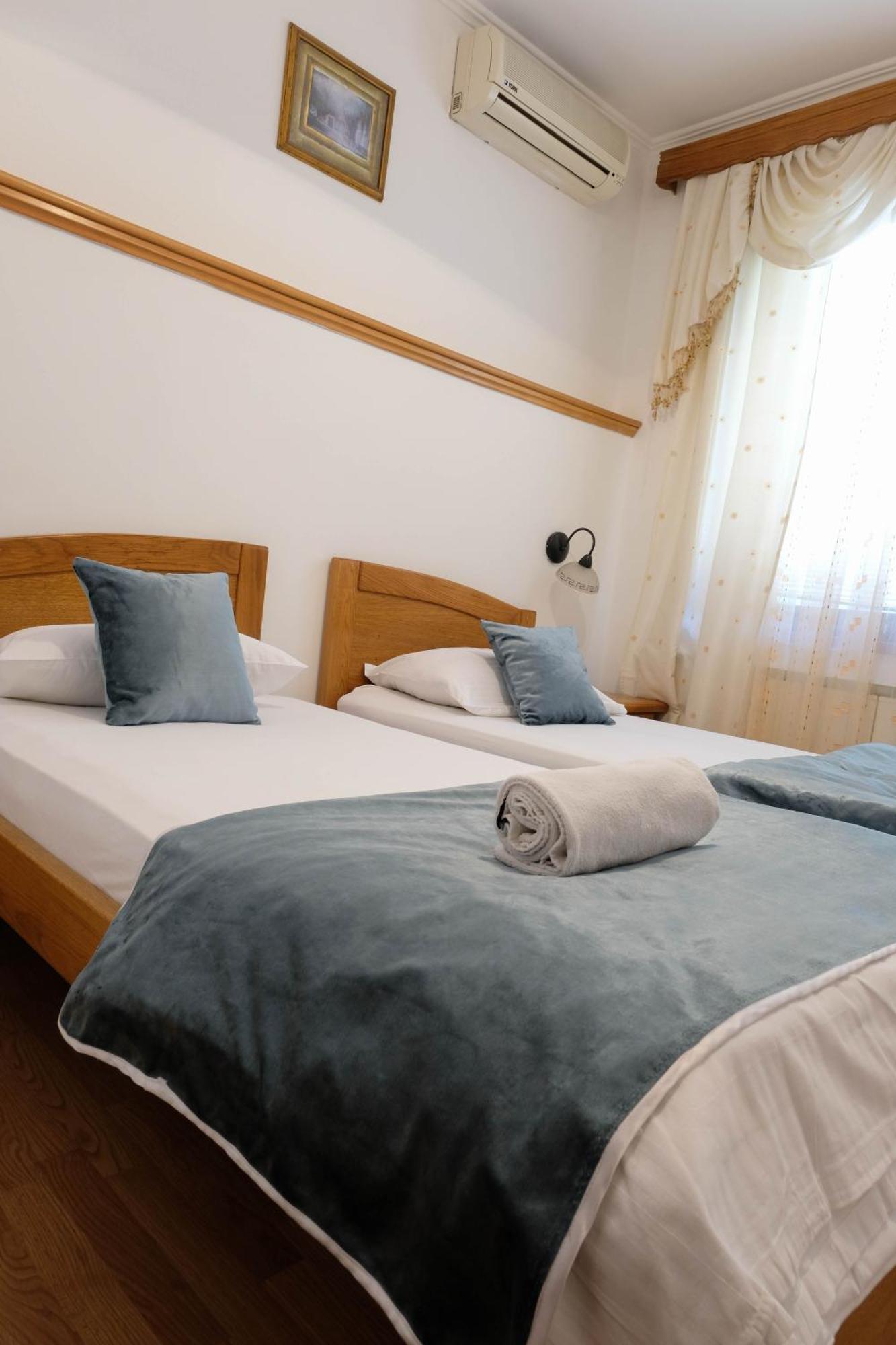 Bed And Breakfast Vijecnica Сараево Экстерьер фото